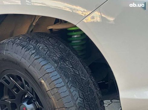 Toyota Hilux 2017 - фото 16