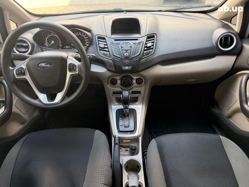 Ford Fiesta 2019 серый - фото 14
