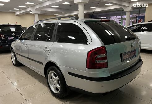 Skoda Octavia 2006 серебристый - фото 10