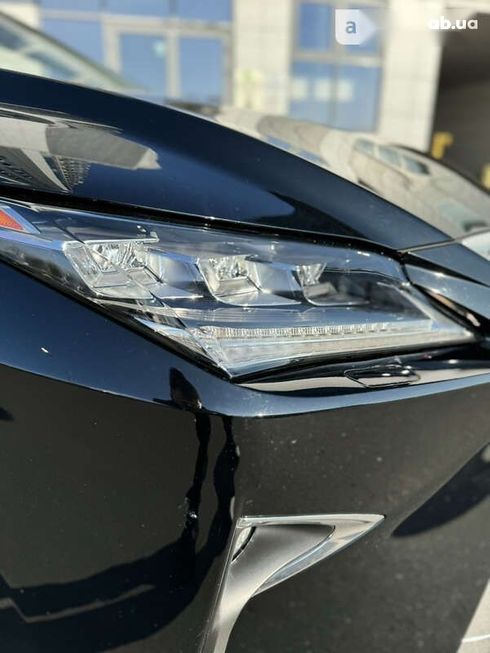 Lexus RX 2018 - фото 16