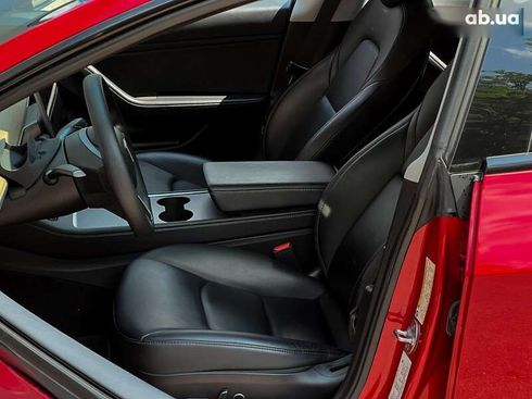 Tesla Model 3 2021 - фото 13