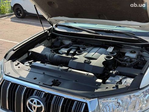 Toyota Land Cruiser Prado 2019 - фото 28