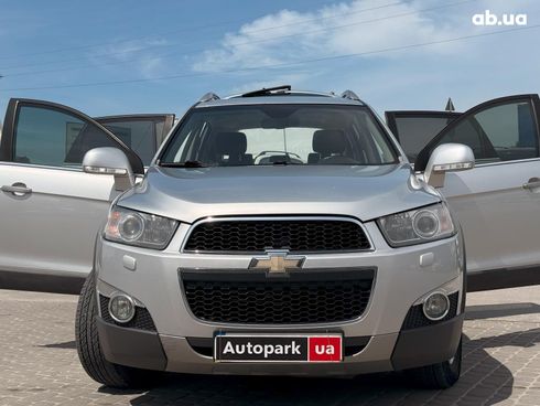 Chevrolet Captiva 2011 серый - фото 25