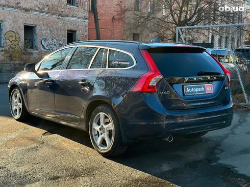 Volvo V60 2013 синий - фото 10