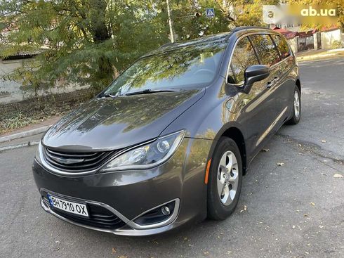 Chrysler Pacifica 2017 - фото 2