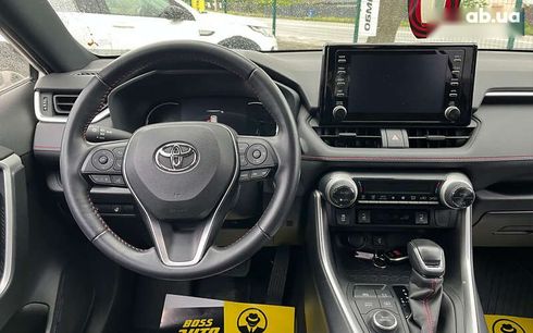Toyota RAV4 2021 - фото 18