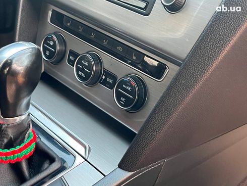 Volkswagen Passat 2015 черный - фото 34