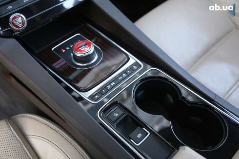 Jaguar F-Pace 2016 - фото 22