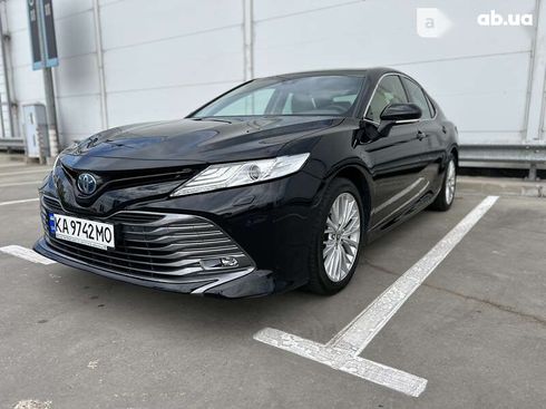 Toyota Camry 2020 - фото 10