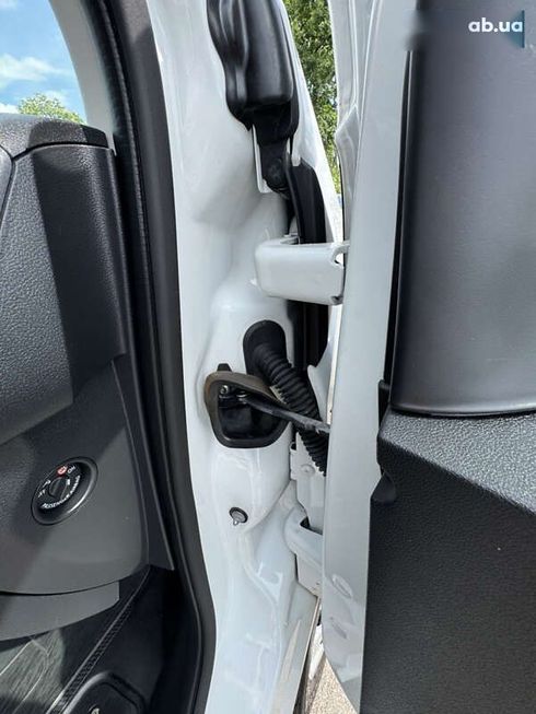 Renault Trafic 2018 - фото 29