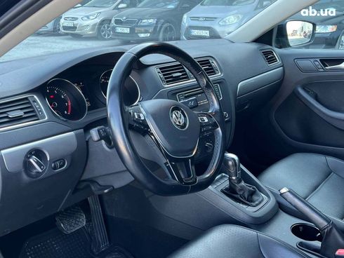 Volkswagen Jetta 2016 черный - фото 16