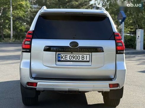 Toyota Land Cruiser Prado 2019 - фото 11