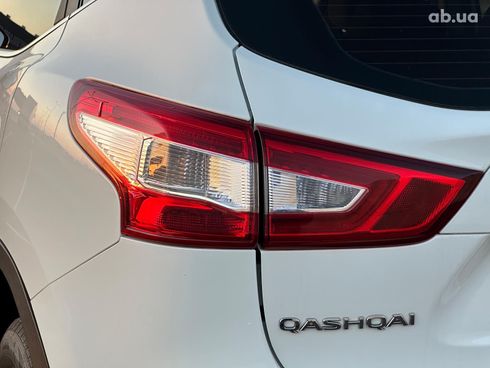 Nissan Qashqai 2015 белый - фото 13