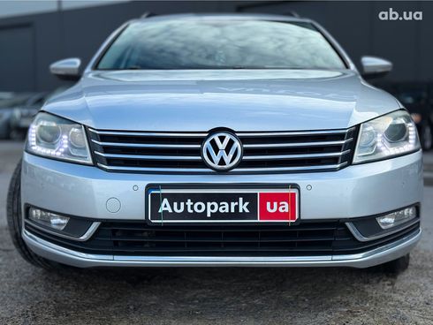 Volkswagen Passat 2012 серый - фото 2