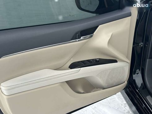 Toyota Camry 2022 - фото 14
