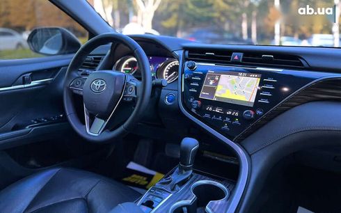 Toyota Camry 2019 - фото 13