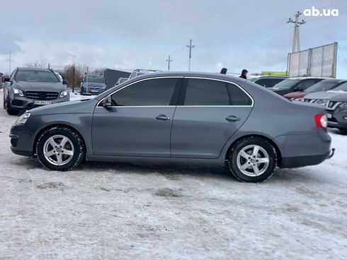Volkswagen Jetta 2008 серый - фото 16