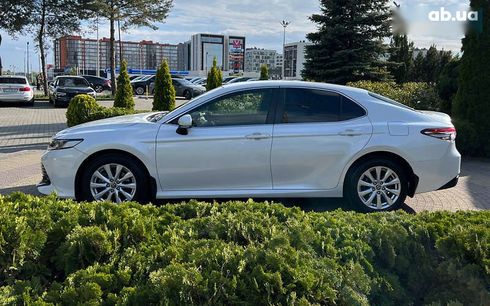 Toyota Camry 2019 - фото 4