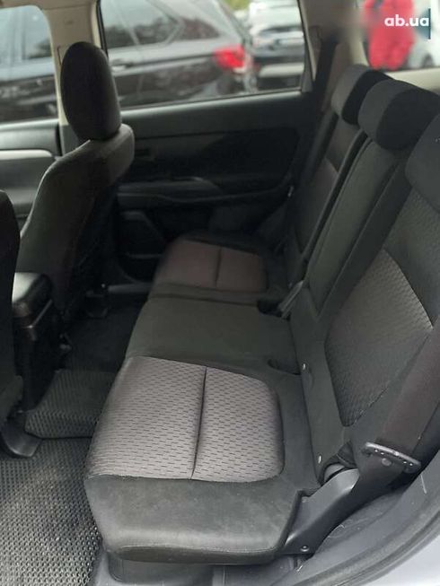 Mitsubishi Outlander 2012 - фото 21