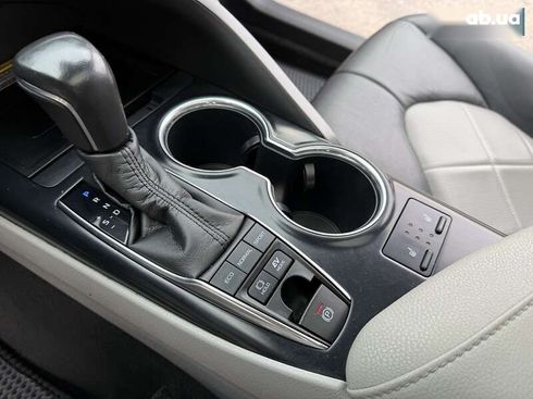 Toyota Camry 2019 - фото 24