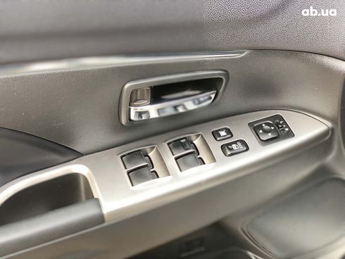 Mitsubishi Outlander 2018 белый - фото 20