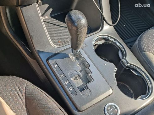Kia Sorento 2011 красный - фото 27