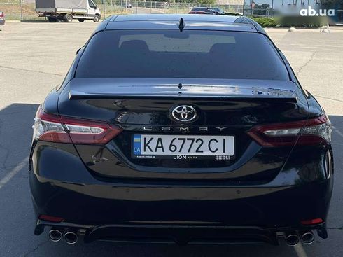 Toyota Camry 2019 - фото 5
