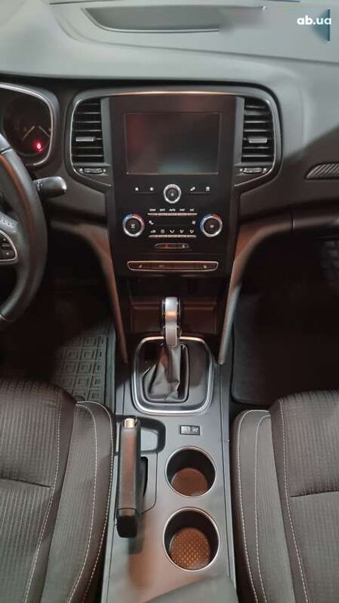 Renault Megane 2020 - фото 8