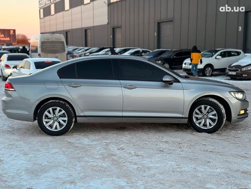 Volkswagen Passat 2016 серый - фото 12