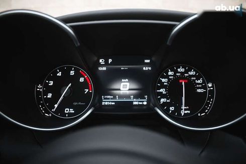 Alfa Romeo Giulia 2019 - фото 18