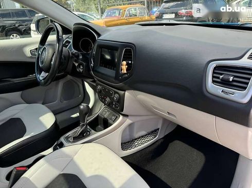 Jeep Compass 2018 - фото 26