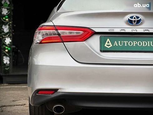 Toyota Camry 2018 - фото 16