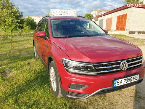 Volkswagen Tiguan Allspace 2018 красный - фото 4