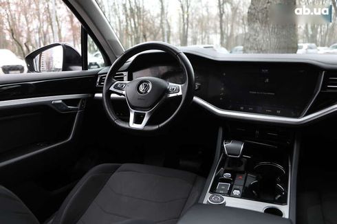 Volkswagen Touareg 2018 - фото 11