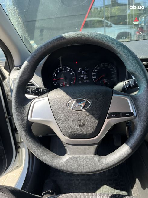 Hyundai Accent 2020 белый - фото 4