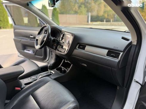 Mitsubishi Outlander 2015 - фото 26