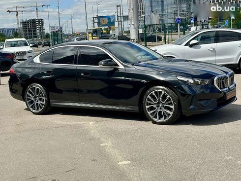 BMW 5 серия 2023 - фото 20