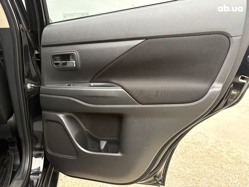 Mitsubishi Outlander 2017 черный - фото 32