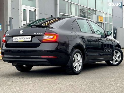 Skoda Octavia 2017 - фото 4