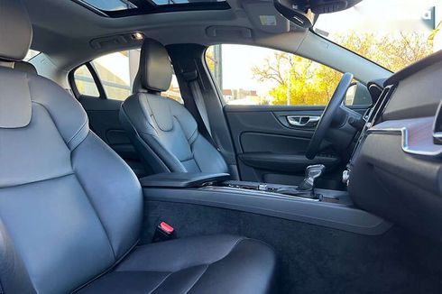 Volvo S60 2020 - фото 9
