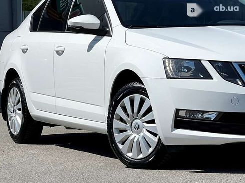 Skoda Octavia 2019 - фото 7