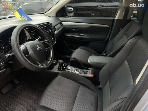 Mitsubishi Outlander 2012 - фото 11