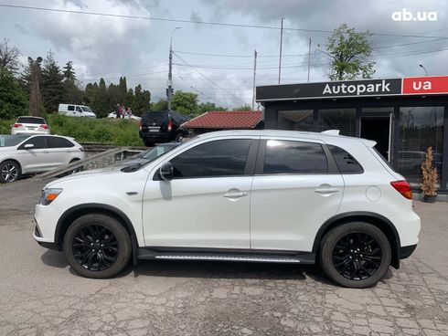 Mitsubishi Outlander 2018 белый - фото 8