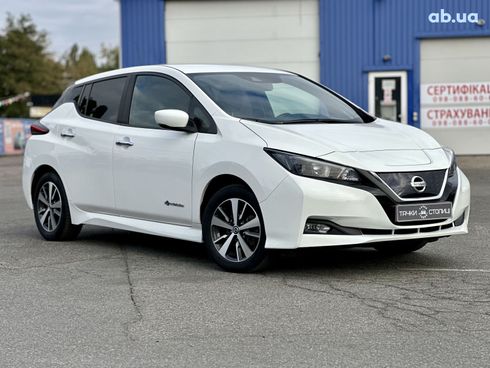 Nissan Leaf 2018 белый - фото 3