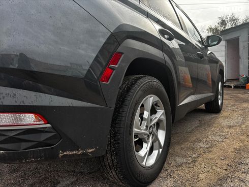 Hyundai Tucson 2022 серый - фото 12