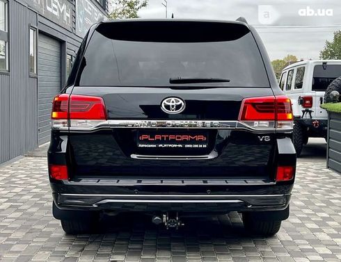 Toyota Land Cruiser 2018 - фото 9