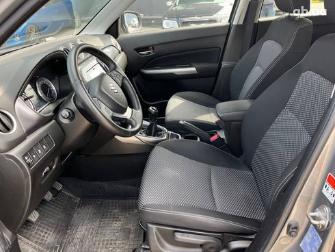 Suzuki Vitara 2019 серый - фото 27
