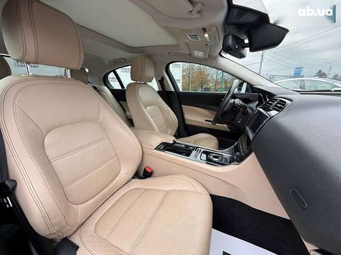 Jaguar XE 2018 - фото 13