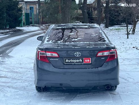 Toyota Camry 2013 черный - фото 9