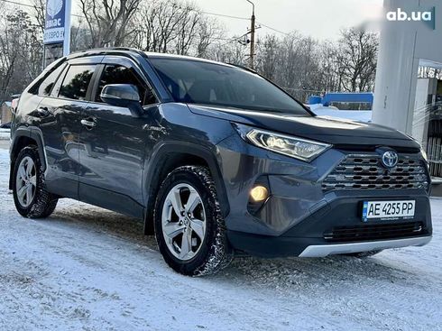 Toyota RAV4 2021 - фото 8